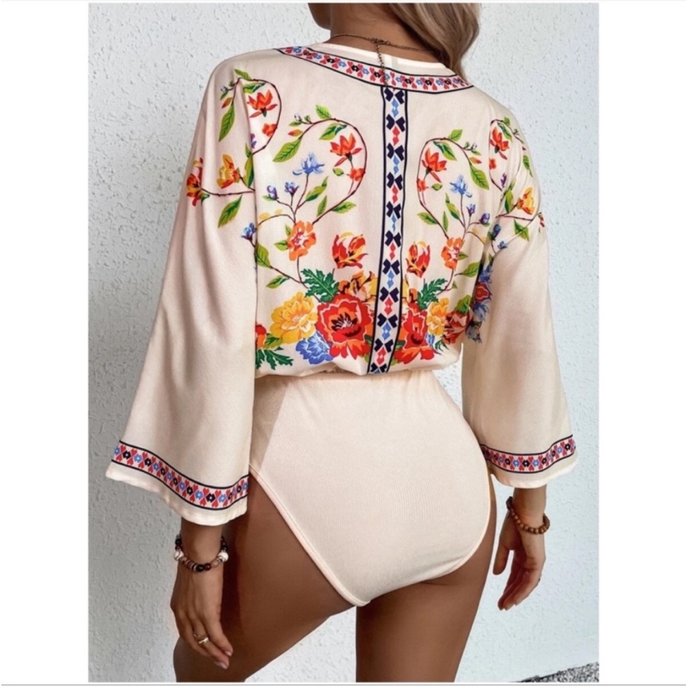 Gorgeous Bohemian Bright Colored Floral 3/4 Dolman Sleeve Bodysuit Size XL NWT - Picture 2 of 16